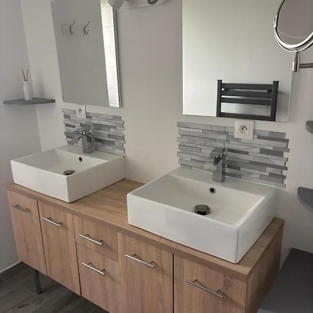 Privee A 10 Min Du Circuit Privat bolig *